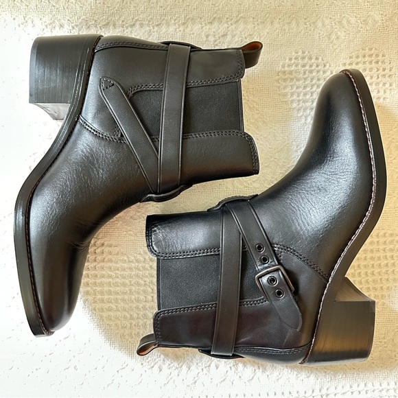 NWT Coach Leather Black Moto Chelsea Ankle Boot Booties Block Heel Size 9.5 - Picture 1 of 11